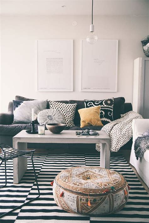I have, however, added black and white striped curtains since i last showed pictures of the room. 48 Black and White Living Room Ideas - Decoholic