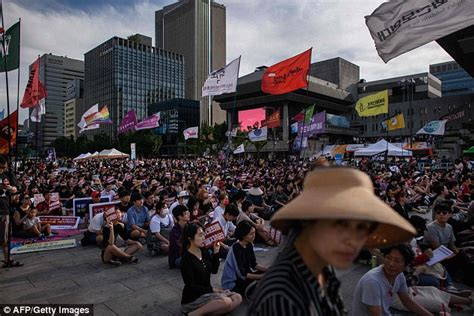South Korean Women Protest Spycam Porn In Mass Rally Daily Mail Online
