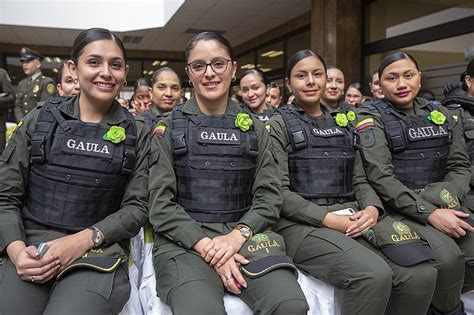 Mujeres Policia Nacional Colegio De Coroneles Policía Nacional Colombia
