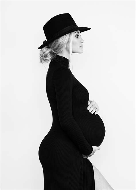 Pregnant Brittany Kerr Aldean Is Glad She Did A Maternity Photo Shoot See The Pretty Pics