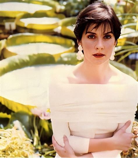 Enya Watermark 1988 Singer Old Hollywood Actresses Irish Singers