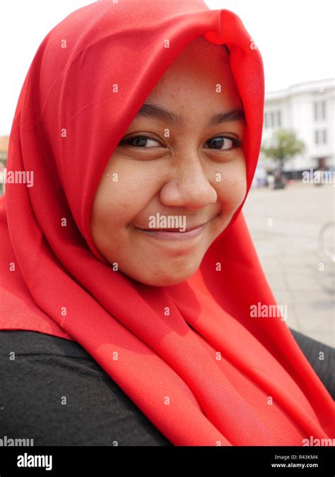 Indonesian Girl Hi Res Stock Photography And Images Alamy