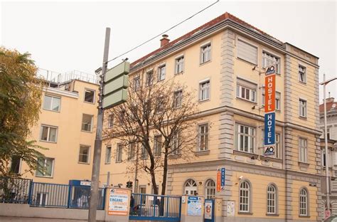 Dank günstiger lage in der stadt und anbindung ist der historische stadtkern mit seinen zahlreichen sehenswürdigkeiten in wenigen minuten zu fuß oder mit öffentlichen verkehrsmitteln zu erreichen. a&o Wien Stadthalle in Wien bei HotelSpecials.de
