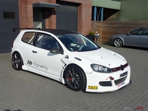 Bone stock, brand new, plus a good sound of the stock exhaust. Bilder von 6er Golfs • Golf VI GTI Community • Forum