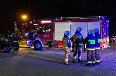 Mieszkańcy Skarżą Się Na Drażniący Zapach Przypominający Gaz Służby Ratunkowe Interweniują W