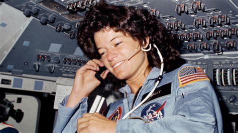 Sally Ride Pioneering Astronaut Dead At 61 Cbs News
