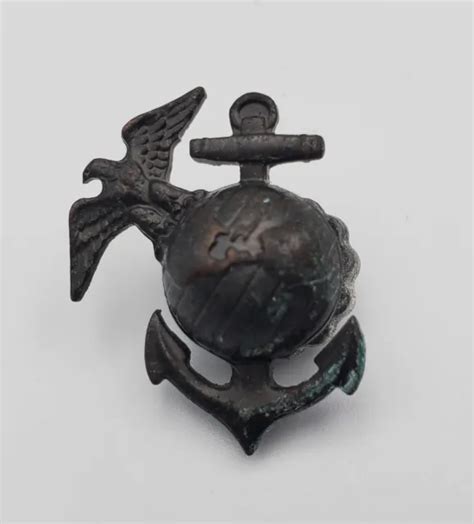 Vintage Us Marine Screw Back Ww2 Usmc Black Lapel Hat Pin Eagle Globe