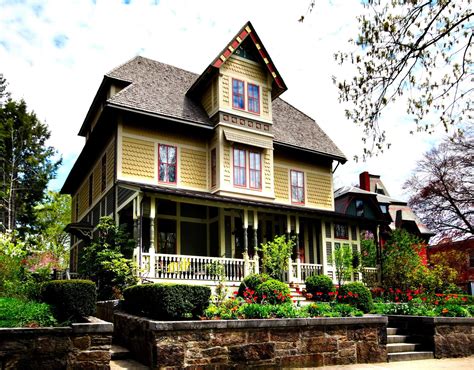 Explore the charming Victorian homes of Jamaica Plain’s historic Sumner
