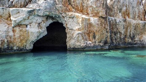 Las Mejores Cuevas Marinas El Sumario
