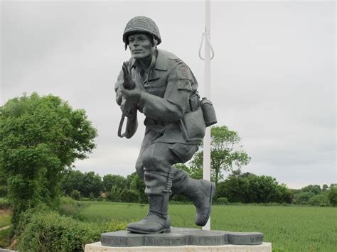 dick winters statue dedicated at normandy