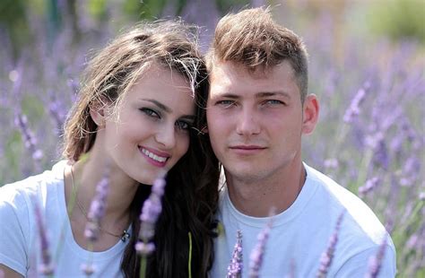 Couple Love Lavender Girl Boy Romance Beauty Happiness Pikist