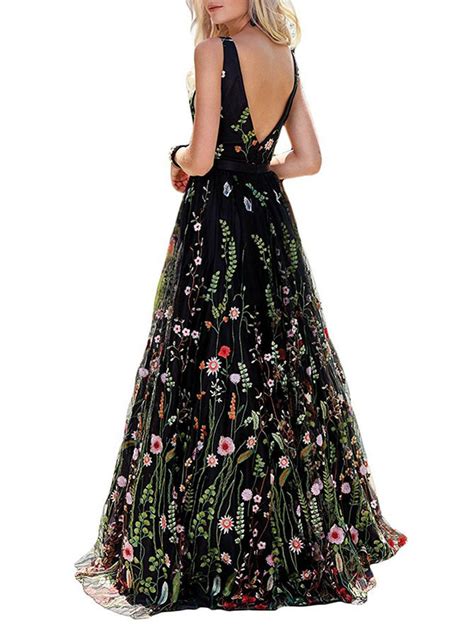 Charming V Neck Black Long Prom Dresses With Embroidery Appliques