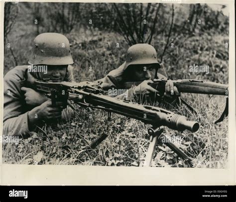 Mg42 Machine Gun Fotos E Imágenes De Stock Alamy