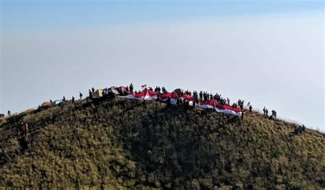 Yuk jual & beli tiang bendera motor online dengan daftar harga terbaru december 2020 di tokopedia sekarang! Bendera Merah Putih 1.000 Meter Akan Dikibarkan Mengelilingi Puncak Penanggungan