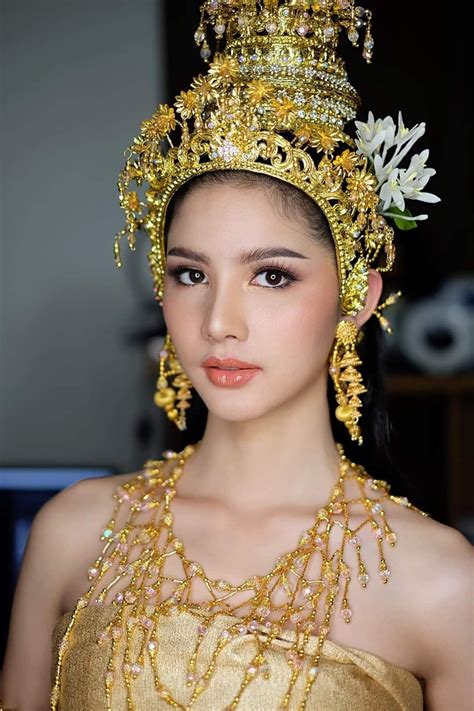 Beautiful Asian Women Beautiful Models Traditional Thai Clothing Traditional Dresses Beauty