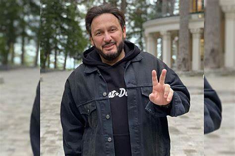 Сильно похудел артист