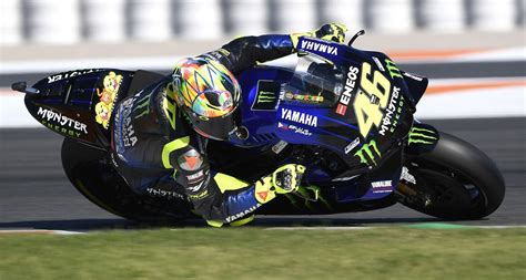 Tutte le ultime news di valentino rossi, la sua storia, le sue vittorie, le emozioni che solo un grande campione riesce a trasmettere. MotoGP: Valentino Rossi May Retire Or Move To Satellite ...