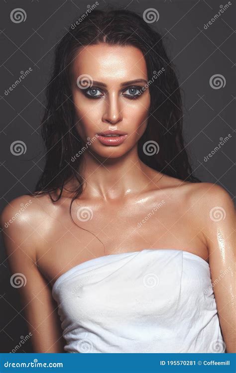 Wet Beauty Portrait Stock Image Image Of Look Makeup 195570281