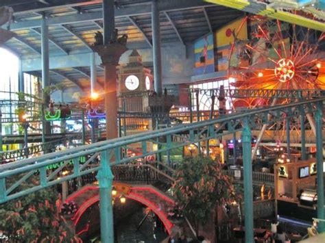 Hey 90's kids, do you remember first world indoor theme park in genting highlands? indoor rides - Picture of Genting Highlands Theme Park ...