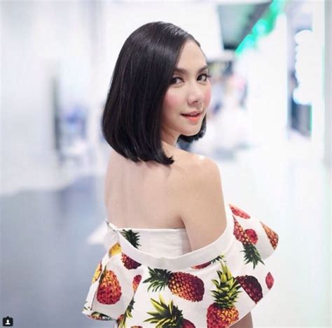 2527 เป็นนักแสดง ดีเจชาวไทย จบการศึกษาระดับอนุบาล, ประถมศึกษา, มัธยมศึกษาจากโรงเรียน. เคยเห็นป่าว ! แฟนเก่า ตูน บอดี้สแลม ที่แท้คือคนนี้นั่นเอง