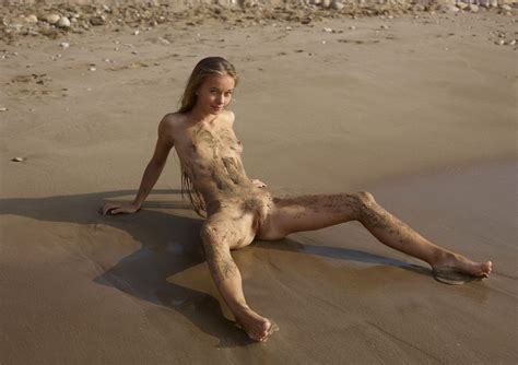 Skinny Girl Naked On Beach