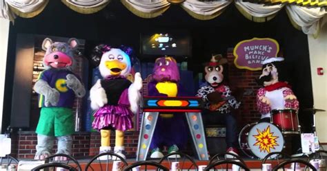 Chuck E Cheeses To Officially Retire Their Infamous Animatronic Live