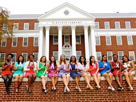 13 cute pictures to take with your sorority sisters her campus