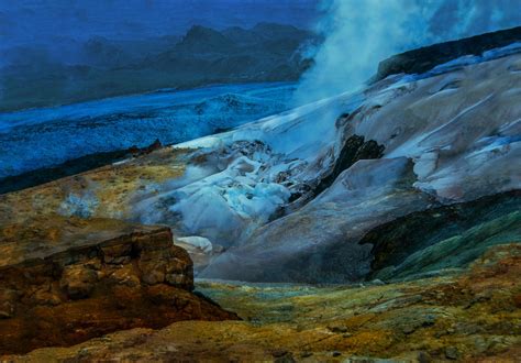 Inwiefern stellen der gletscher vatnajökull mit seinem vulkan bardarbunga und der vulkan eyjafjallajökull eine gefahr für den europäischen luftverkehr dar? Vulkane und Gletscher | Enstehung der Welt | Bilder im ...