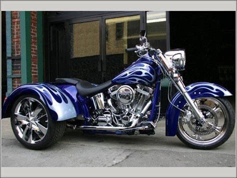 Many times these front ends have extended forks that add to the bike's another must with chopper trike customization are known as sissy bars, which are tubes that extend from the motorcycles frame to the rear bumper. Blue Trike I love it!! | Trike motorcycle, Trike harley ...