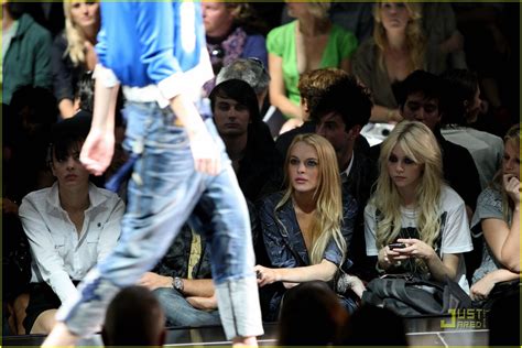 Lindsay Lohan Takes Taylor Momsen Under Her Wings Photo 2217961 Lindsay Lohan Taylor Momsen