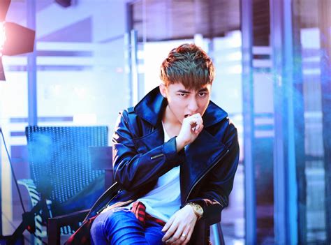 Sơn tùng mtp bắn tim, hôn gió, hỏi fan ai đi 1 mình và dặn dò điều này tại countdown 2020 phố đi bộ nguyễn huệ tphcm. Hình nền Sơn Tùng M-TP cực cute Full HD - Saobiz