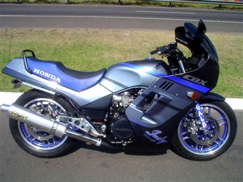 A clássica e temida rd 350, ao contrário do que muitos afirmam , teve sua história iniciada no final dos anos 50. 7galo x Viuva negra | Meu canto