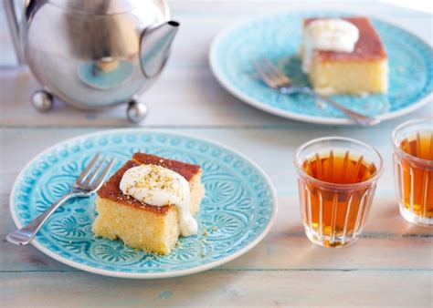Revani tarifi, birçok usta tarafından farklı malzeme ve adımlarla verilmiştir. Turkish Revani Cake - Recipes For Food Lovers Including ...