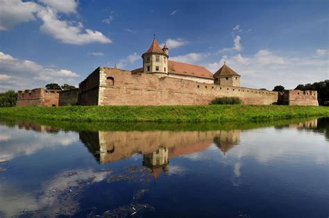 13 Of The Best Castles In Romania Photos Castle Romania Places To