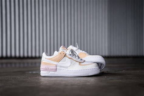 Nike air force 1 shadow red and blue. Nike Women's Air Force 1 Shadow SE Spruce Aura/White-Sail ...