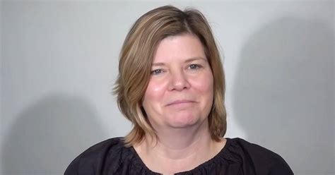 Curling the hair is a great way to achieve the illusion of volume. 50 Year-Old Woman Takes Decades Off Her Age With Stunning ...