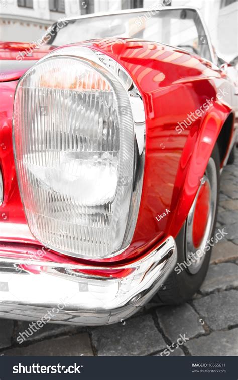 Vous y trouverez les meilleures pièces uniques ou personnalisées de nos boutiques. Old-Fashioned Luxury Red Car Stock Photo 16565611 ...