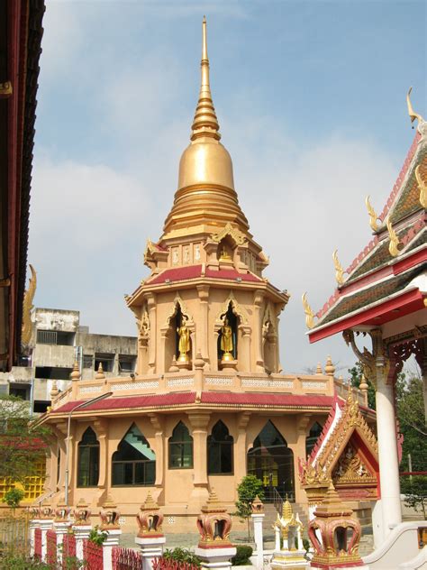 Gambar Bangunan Istana Menara Tengara Tempat Beribadah Thailand Emas Candi Kuil