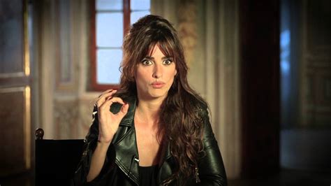 Zoolander 2 star derek zoolander (ben stiller) invites viewers into his new york city as a part of the 73 questions video series produced by vogue, stiller appears in character. Zoolander 2: Penelope Cruz Behind the Scenes Movie Interview | ScreenSlam - YouTube