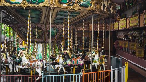 We have been putting off going for years, waiting for the kids to grow enough to be able to go on most rides. Merry-go-round Im Sunway Lagoon Themenpark In Bandar ...