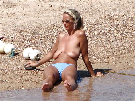 Hot Mature Pictures Matures At The Beach