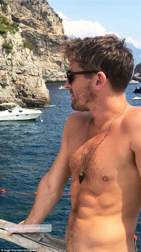 Actor Hugh Sheridan Flaunts His Abs In A Sizzling Photo As He Enjoys An
