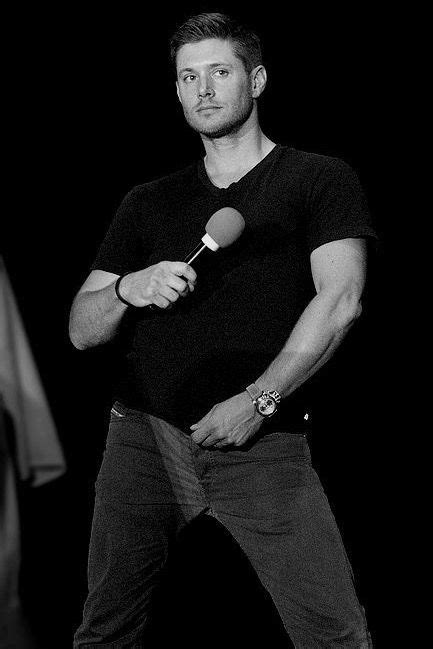 Don Tell Me He Doesn T Know Hes Hot He Does Jensen Ackles Jensen Ackles