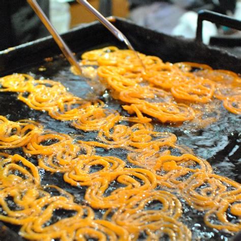 Best Places To Eat Street Food In East Delhi