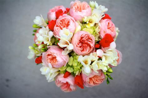 The main feature of these gorgeous bridal and bridesmaids bouquet is the stunning dahlia in white! Wedding Flowers · My Model Mummy