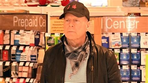 Try Harder Bruce Willis ‘kicked Out Of Pharmacy For Not Wearing Mask