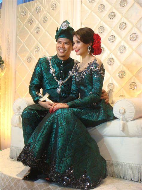 Berikut 15 inspirasi kebaya pengantin putih untukmu. 49 Info Terkini Baju Pengantin Songket Hijau Emerald