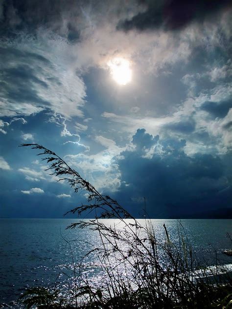 Ribuan langit sumber daya gambar png baru ditambahkan setiap hari. Indonesia Sungguh Indah: Berbagi Langit dan Laut: Foto di ...