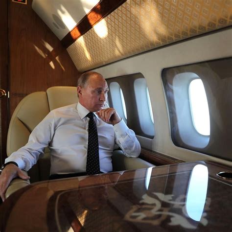Natalka on Twitter ЦарьградTВ published a photo of weird looking Putin supposedly traveling to