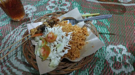 Ilustrasi nasi goreng hitam © yelp/tommy t. Menikmati Kelezatan Resep Bumbu Nasi Goreng Kaki Lima ...